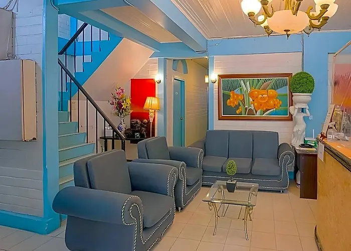 Hotel La Maria And Tourist 2*