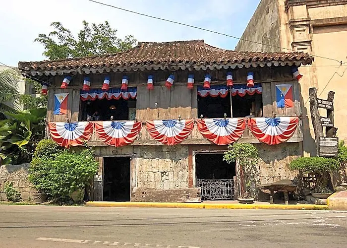 La Maria And Tourist Hotel