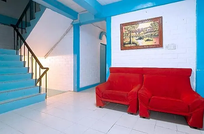 La Maria And Tourist Hotel