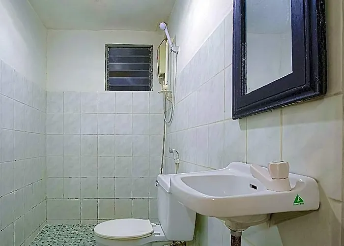 La Maria And Tourist Hotel 2*